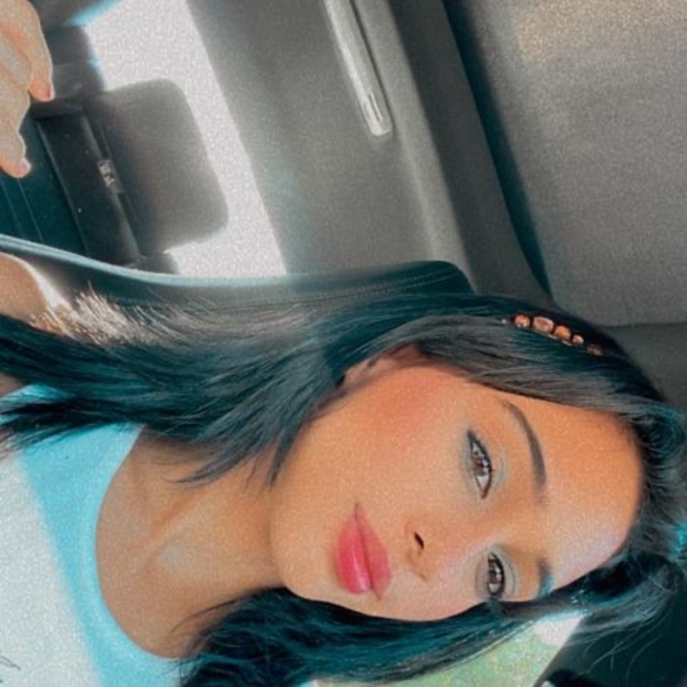 Meet your Posher, Esmeralda